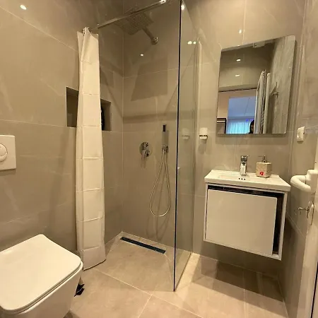 Appartement Center 1 Bedroom Myslym Shyri 11 A Tirana