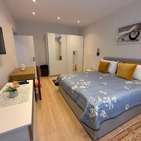 Appartement Center 1 Bedroom Myslym Shyri 11 A Tirana